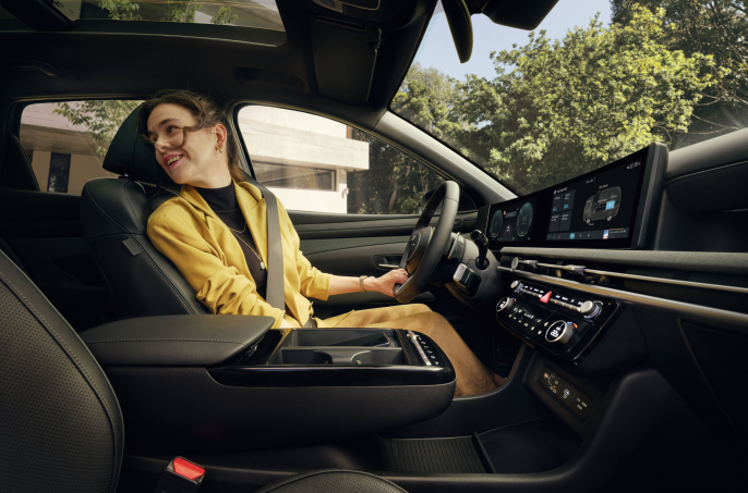 Cu un aspect elegant și modern, noul TUCSON Hybrid se remarcă prin bara și scuturile de protecție redesenate.